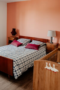 Chambre lit double avec lit bébé